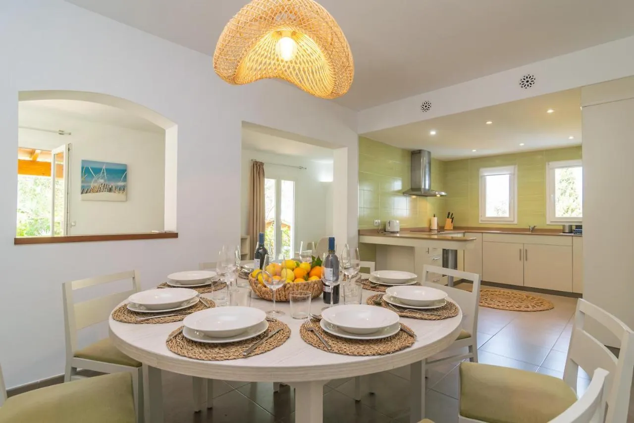 Villa Blanca Cala Ferrera  Spain